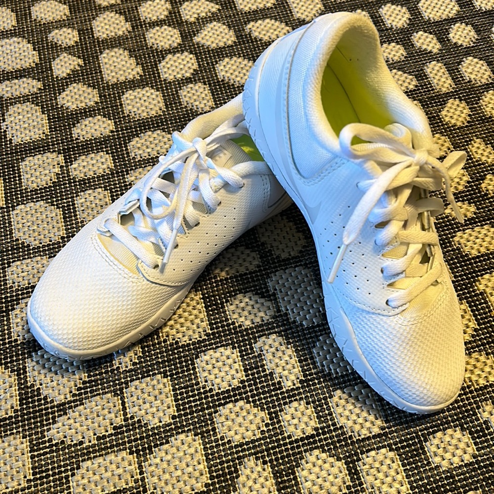 Nike Girls Cheer Shoes Sneakers 1Y